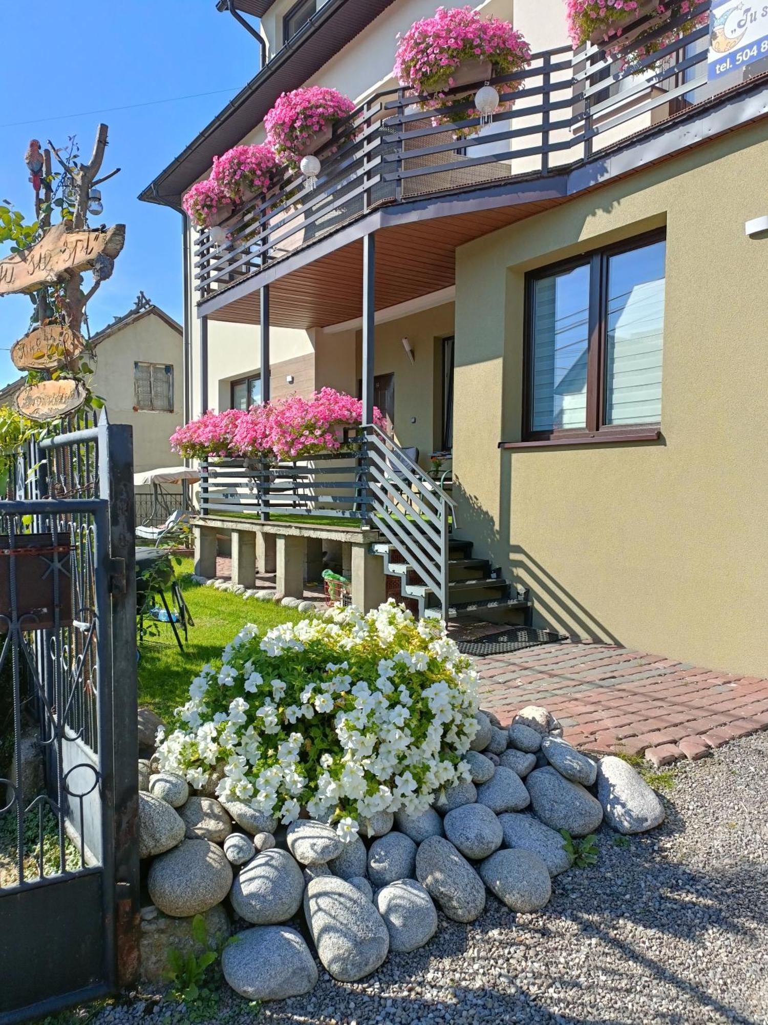 Tu Sie Spi Apartment Bodzentyn ภายนอก รูปภาพ